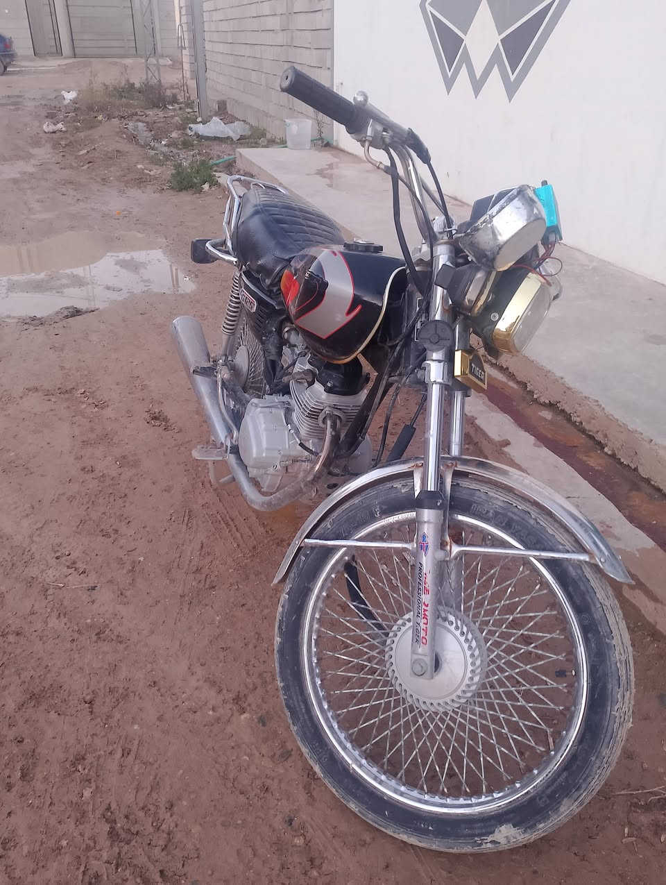 السلام عليكم للبيع دراجه 2019 السعر 450بي مجال 
ماكينه ماكشي نظيف اي رقم هاتف ***********
