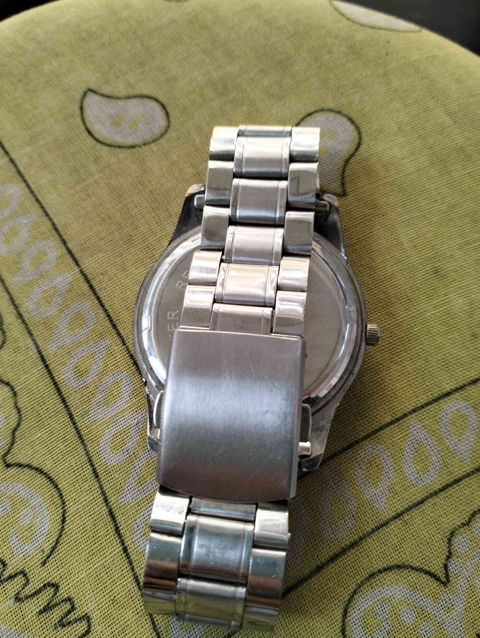 ساعة كاسيو قيم وخذ للحجز فقط واتساب
***********
