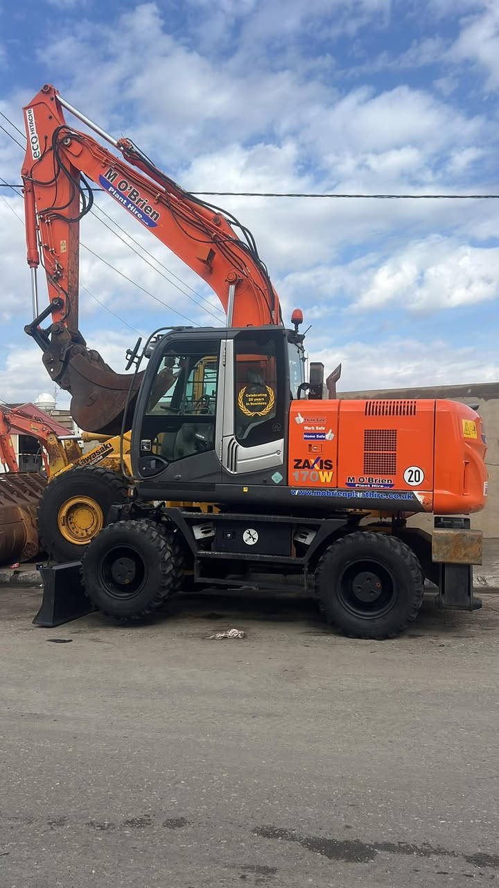 هيتاشي 170/Z3
موديل      2012
دخول    جديد 
منفيست كاتي
***********
***********
