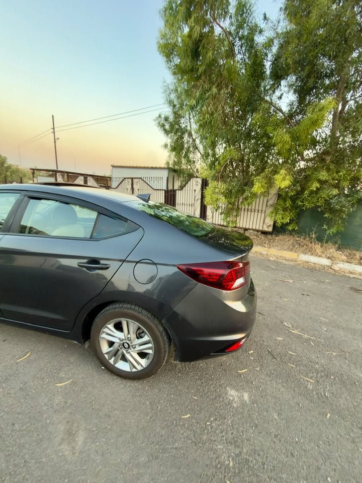 السلام عليكم
النترا 2020 وارد امريكي
ماشية 66000 ميل
فول مواصفات 
ضرر 3 قطع صبغ قطعة معجون

رقم الهاتف ***********
