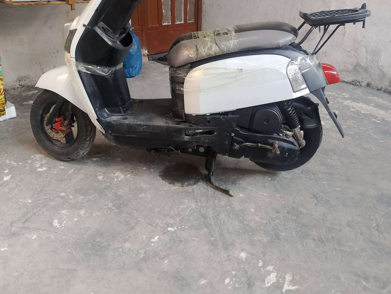 سلام عليكم دراجة ماكس بوليسي شغالة هندر خير من الله 375وبيهة مجال بسيط مكاني***********
