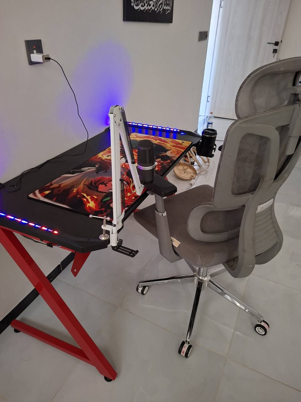 ميز + كرسي للبيع
الميز كيمنك RGB
 كرسي جدا مريح للساعات الطويلة ويتحمل وزن عالي
وياهن ماوس باد هدية

السعر ٢١٠ الف وبي مجال جدا بسيط
مكاني بغداد
***********
