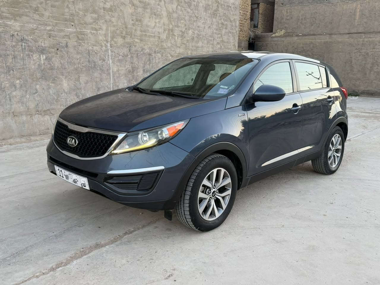 من رخصه الدمن
للبيع سبورتج 2016امريكيً.  ***********
حادث بسيط كلين.  سياره جديده وضع شركه 
ماشيه ٨٨جديده معنى كلمه السعر ١٣٤ورقه 
مكينه ٢٤٠صاروخ شرط بطناش 
تخم تاير ياباني صدر ١٠٠/١٠٠ غرفه سياره ريحه شركه بيه  حادثه فقط جاملغ راجع نفسه تعتبر كلين جاهزه آخر حبابه كله عله وضع شركه
