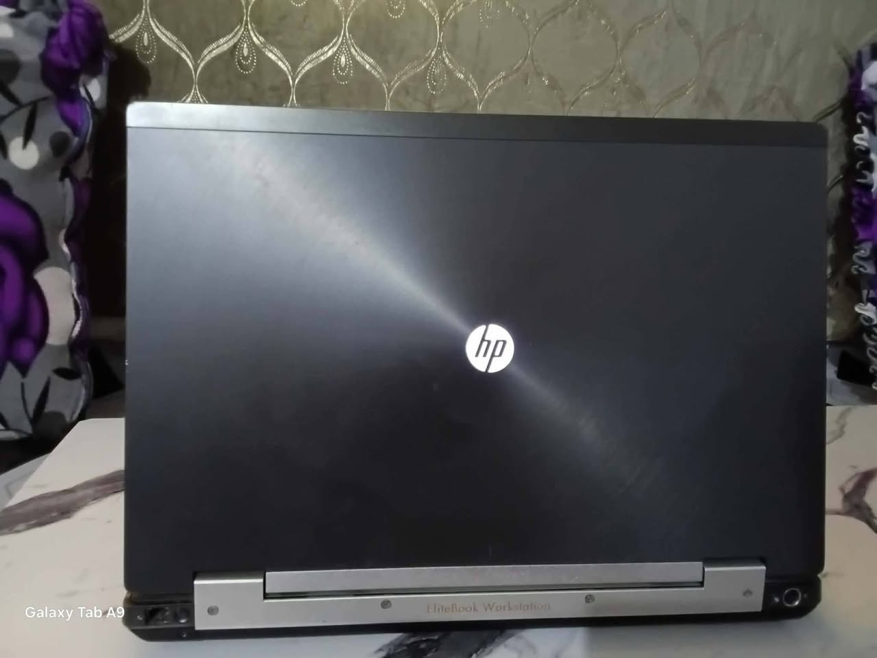 ### *للبيع لابتوب HP EliteBook 8560w Workstation* 💪
*جهاز قوي للتطوير والتصميم والمونتاج والبرمجة*

*المواصفات:*
1.  *الموديل:* HP EliteBook 8560w Workstation 
2.  *المعالج:* Intel Core i7-2670QM 4 انوية 8 مسارات 2.2GHz 
3.  *الرام:* 12GB DDR3 قابل للتطوير لحد 32GB
4.  *الهارد:* SSD 256GB سريع 
5.  *كرت الشاشة:* AMD FirePro M5950 1GB مخصص للتصميم والـ 3D والمونتاج
6.  *النظام:* Windows 10 Pro 64bit
7.  *الشاشة:* 15.6 بوصة FHD
8.  *الحالة:* الجهاز نظيف جدا كما موضح بالصور وكلشي مفحوص وشغال 100%

*السعر: 500,000 دينار عراقي*  
بيه مجال بسيط للشراي الجاد 

*المكان: الفلوجة*  
*للتواصل: ************
