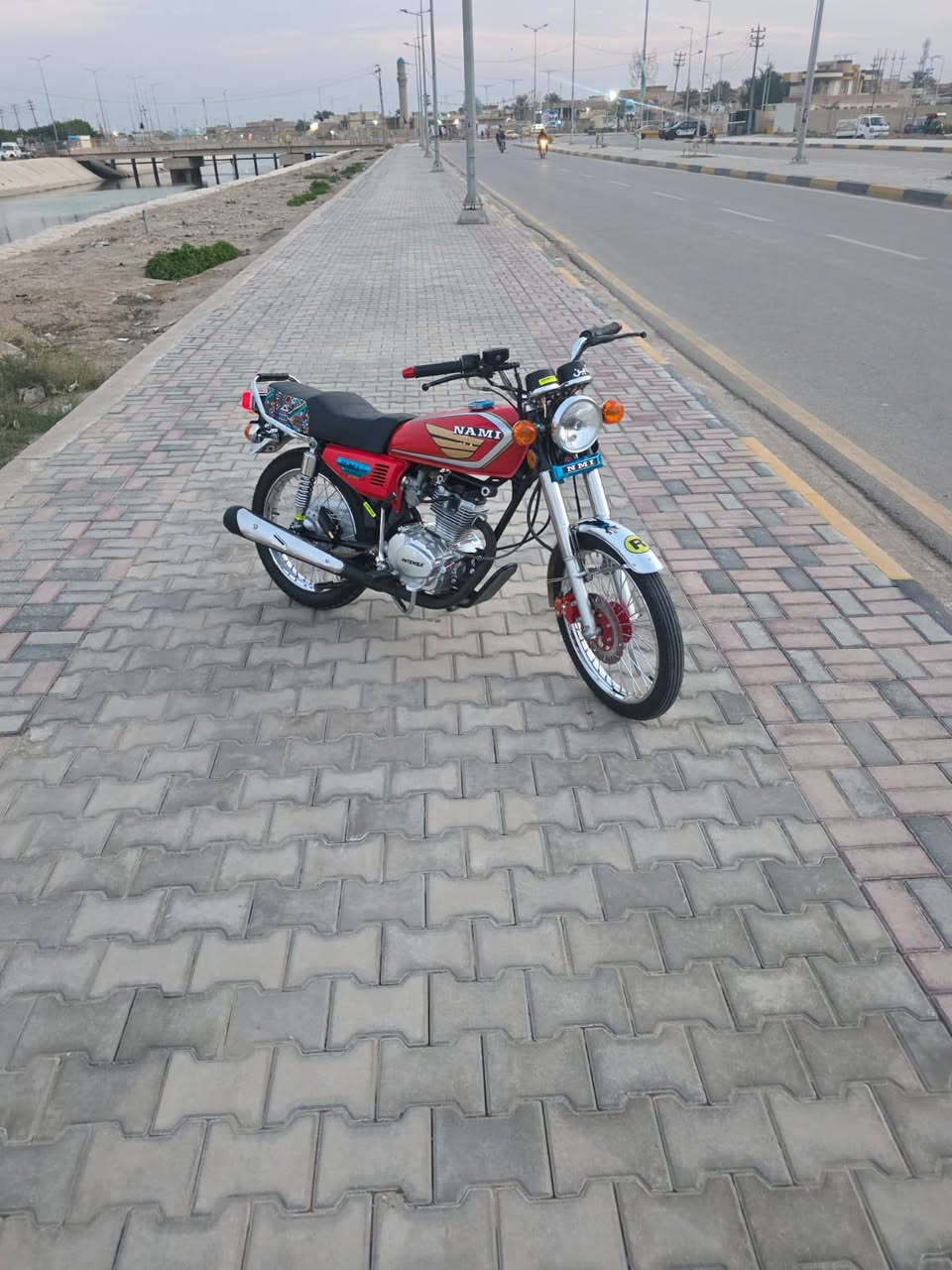 السلام عليكم دراجه للبيع شاصي 17 وتعمير 25 كله اصلي وجديد ثاني تبديله دهن محرك انتنس
مكاني كوت العزه القديمه 
خاص مفتوح


**إذا كنت صاحب هذا الإعلان وتريد حذفه لأي سبب، رجاءا أرسل رسالة إلى الدعم الفني**