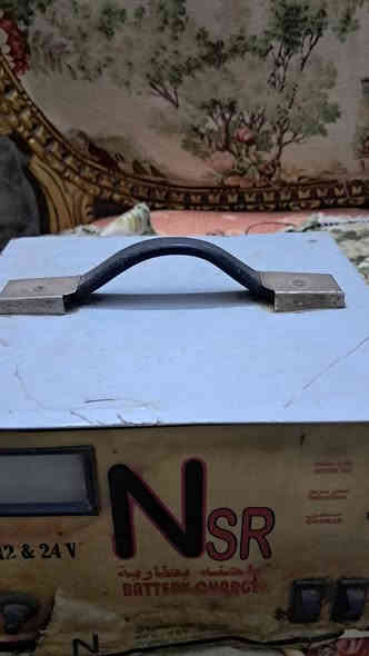 شاحنة بطارية السيارة صناعة عراقيه قديمة نظافة عالية تشحن 24و 12فولت السعر 50الف يوجد توصيل ***********سيد عباس
