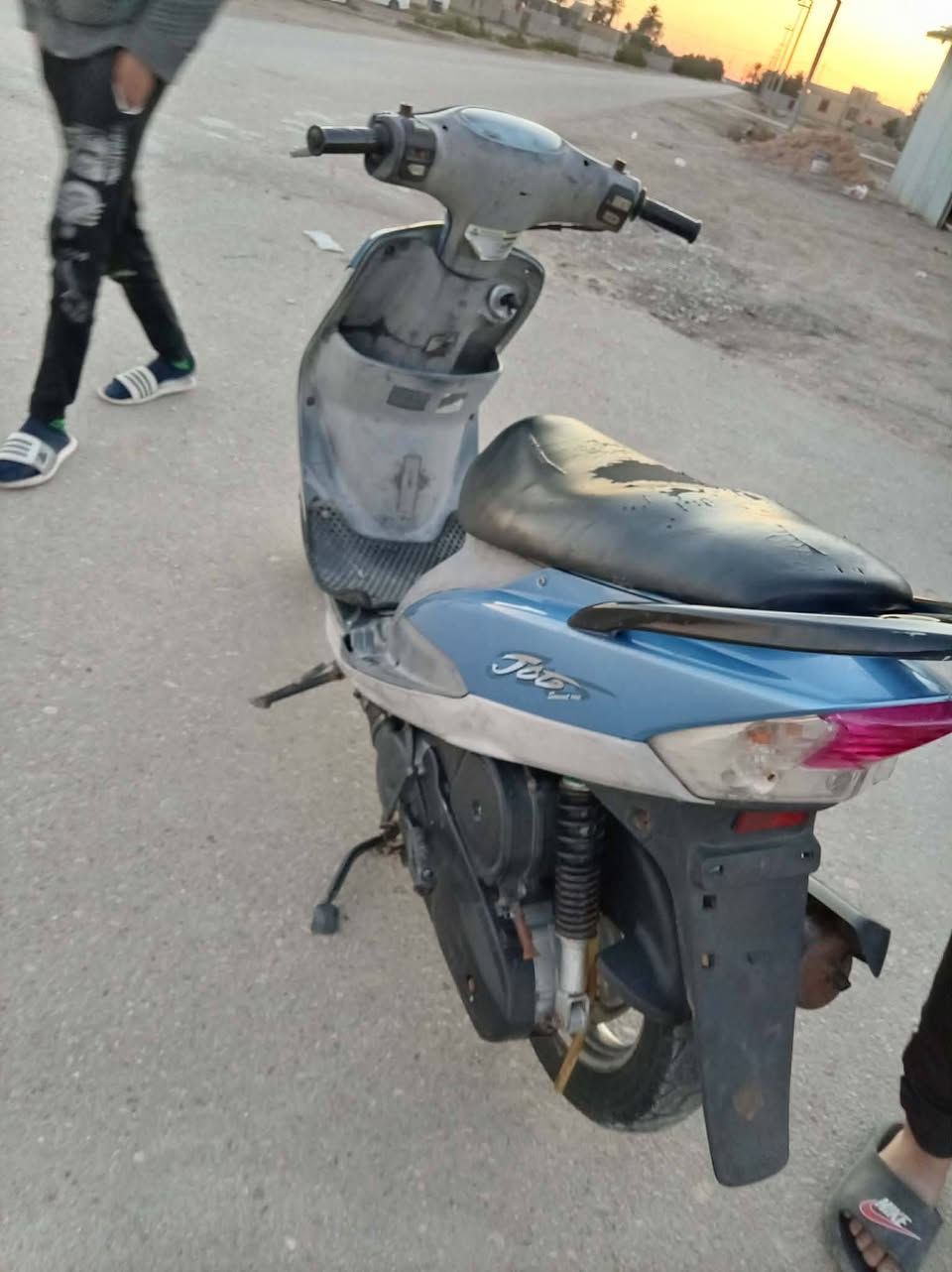 سلام عليك ماكس منغولي لبيع دراجه نضيفه 49مامفتوحة برغي دراجه  ناعمه شلعه معدل تخبل دراجه حاويه ماناقصه شي كهربيات كله شغال نكره  مستعجل عله سعر مناسب ال شراي يراسني ودلل هاذه رقمي ***********
