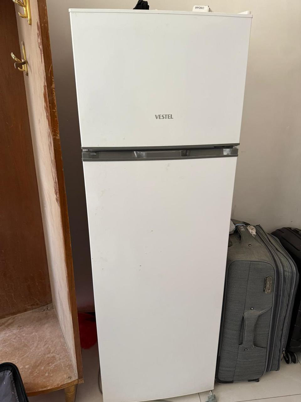 لبيع في الشعب حي البساتين مقابل سما بغداد
الغسالة 275.000
الثلاجة 275.000
الطباخ 225.000
البيع لداعي السفر مستخدم شهر فقط 
***********
