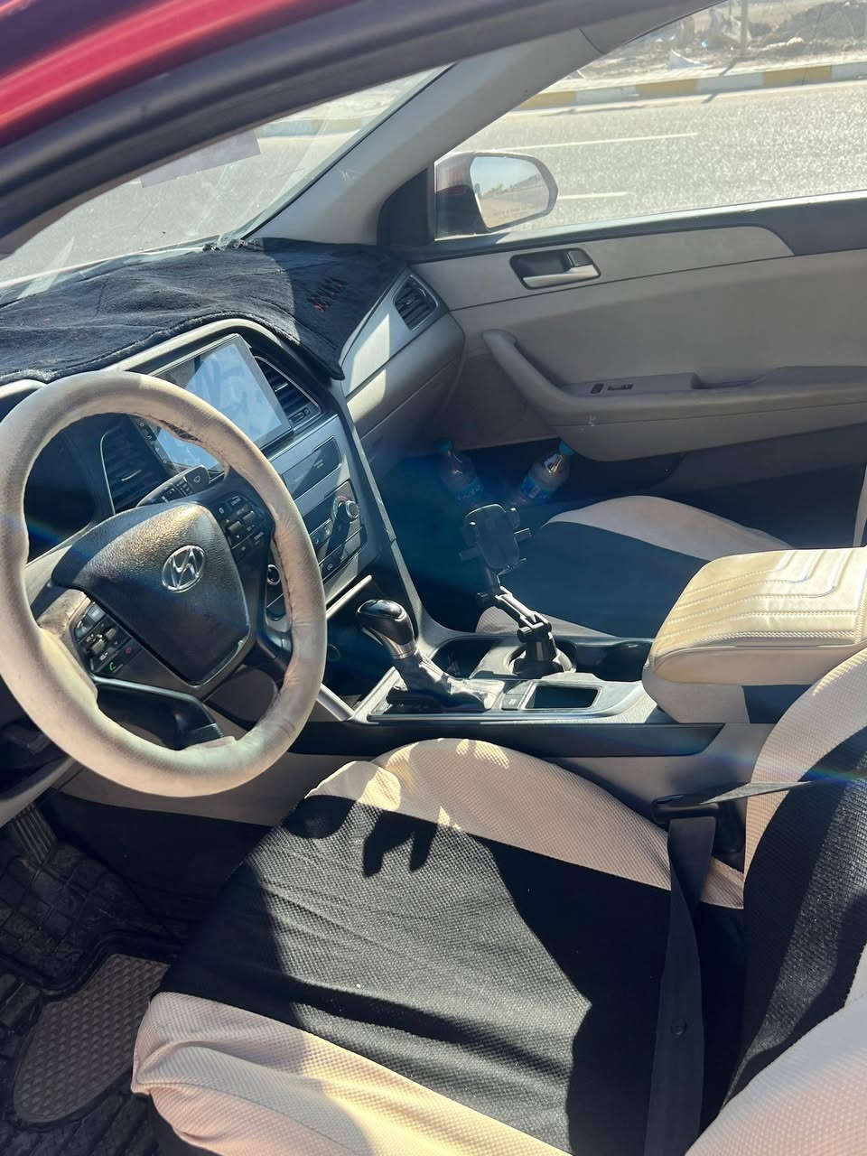 سوناتا ٢٠١٥ بيه أربع قطع بنيد وجاملغين وباب رقم بغداد انكليزي تخم تاير حداديه السياره حلوه سعر البيع110 بيه مجال ***********
