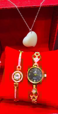 ساعات نسائية • عيد الحب • أنس السعيدات