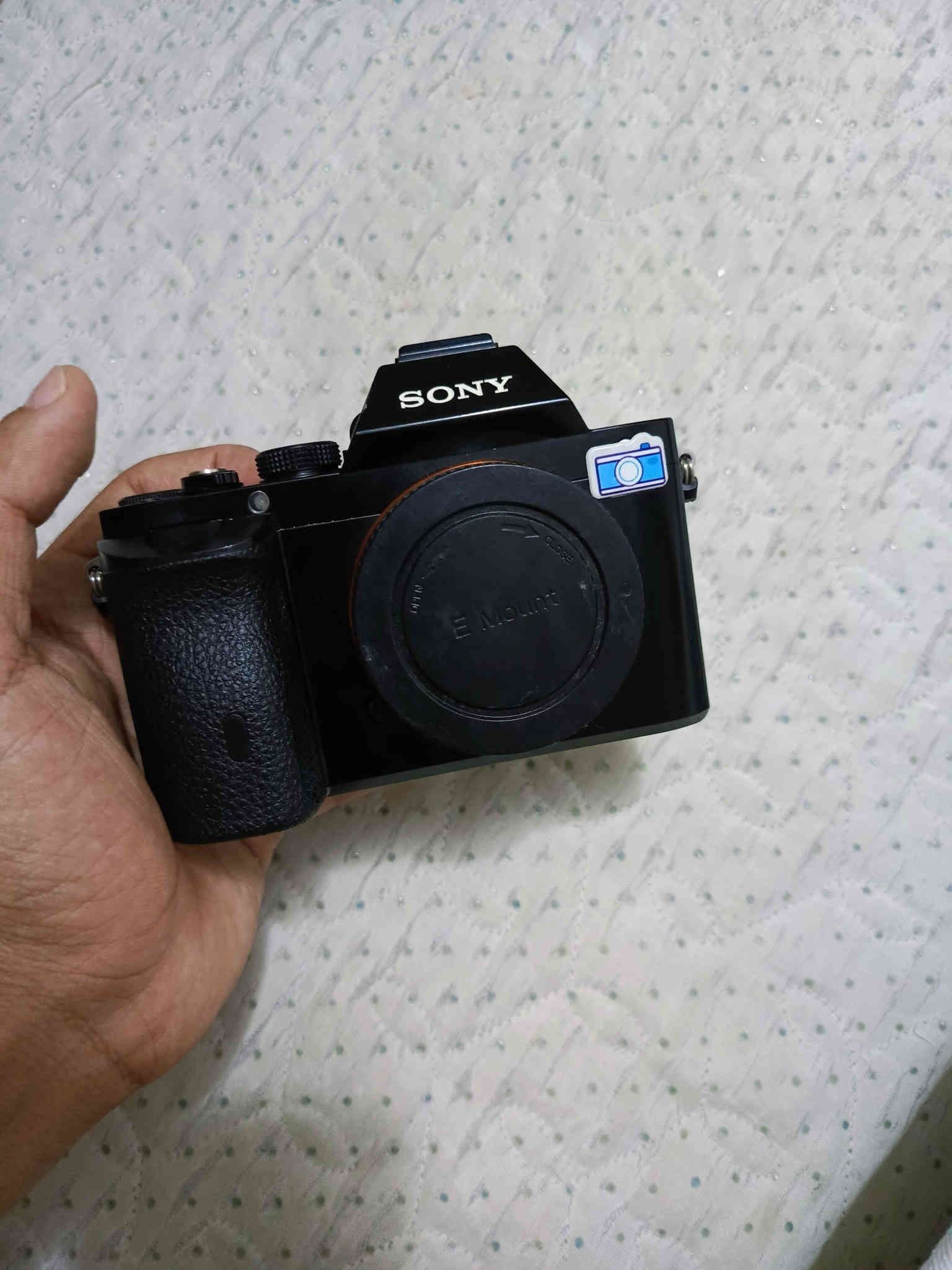 sony a7 i  الاصدار الاول فول فريم 
نضافه 97
شترها 15k 
سعر مناسب ***********
