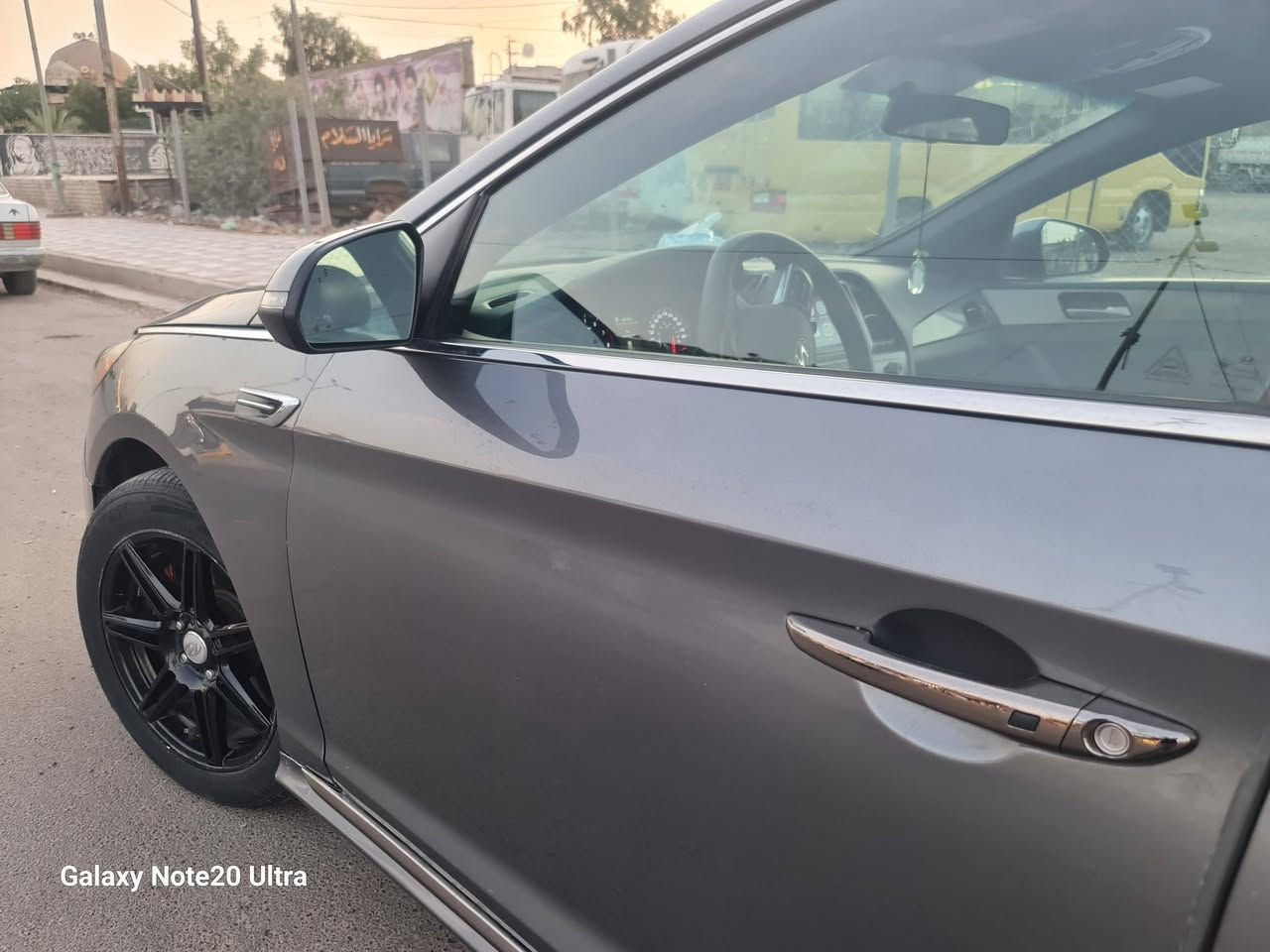 ​🚗 للبيع: هيونداي سوناتا 2019 سبورت (Sport)  🚗
📌 المواصفات الرئيسية :
​الموديل: 2019
​الفئة: سبورت (Sport) الأصلي.
​اللون: نفطي مميز جداً ولمعته حلوة.
​المحرك:2.4L GDI V4  
​الكير: أوتوماتيك وعادي 6 سرعات (شفتات تحكم رياضي).
بدون ايرباك سليم 100٪ بلادي شركة
​✨ ​ويل ميث مميز وحجم رياضي.
​داخلية نظيفة جداً بحجم مريح وكشنات جلد  بلاد.
بصمة تشغيل ، بصمة أبواب ، فتحة سقف ، اشاير مري ، شاشة، كاميرا بلادية، وباقي مواصفات السوناتا السبورت المعروفة.
ماشيه 103 الف km وليس ميل
السيارة ادامة جديدة وحدادة صدر كامل اصلي أمانة الله 

​المكان: [ بغداد / الشعب ]
​السعر: [  142 ورقة ]
​📞 للتواصل والاستفسار:
يرجى الاتصال على الرقم:
***********
