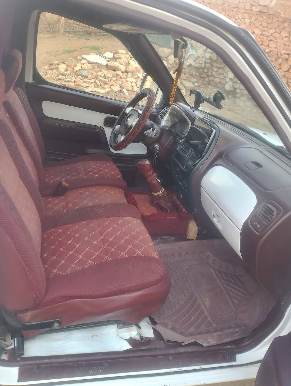 اخوان بيكم نيسان 2006 سياره مصبوغه عام لجماليه اثر شخوط سياره ترايك للبصره سياره مال جنيه شرط الكير والمحرك واكسل سياره نضيفه كلش العنوان الانبار حديثه حقلانيه الاستفسار على الرقم ***********السعر 90 وبيها مجال قليل جدا
