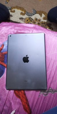 ايباد ٩ • ٦٤ • مستخدم شهر