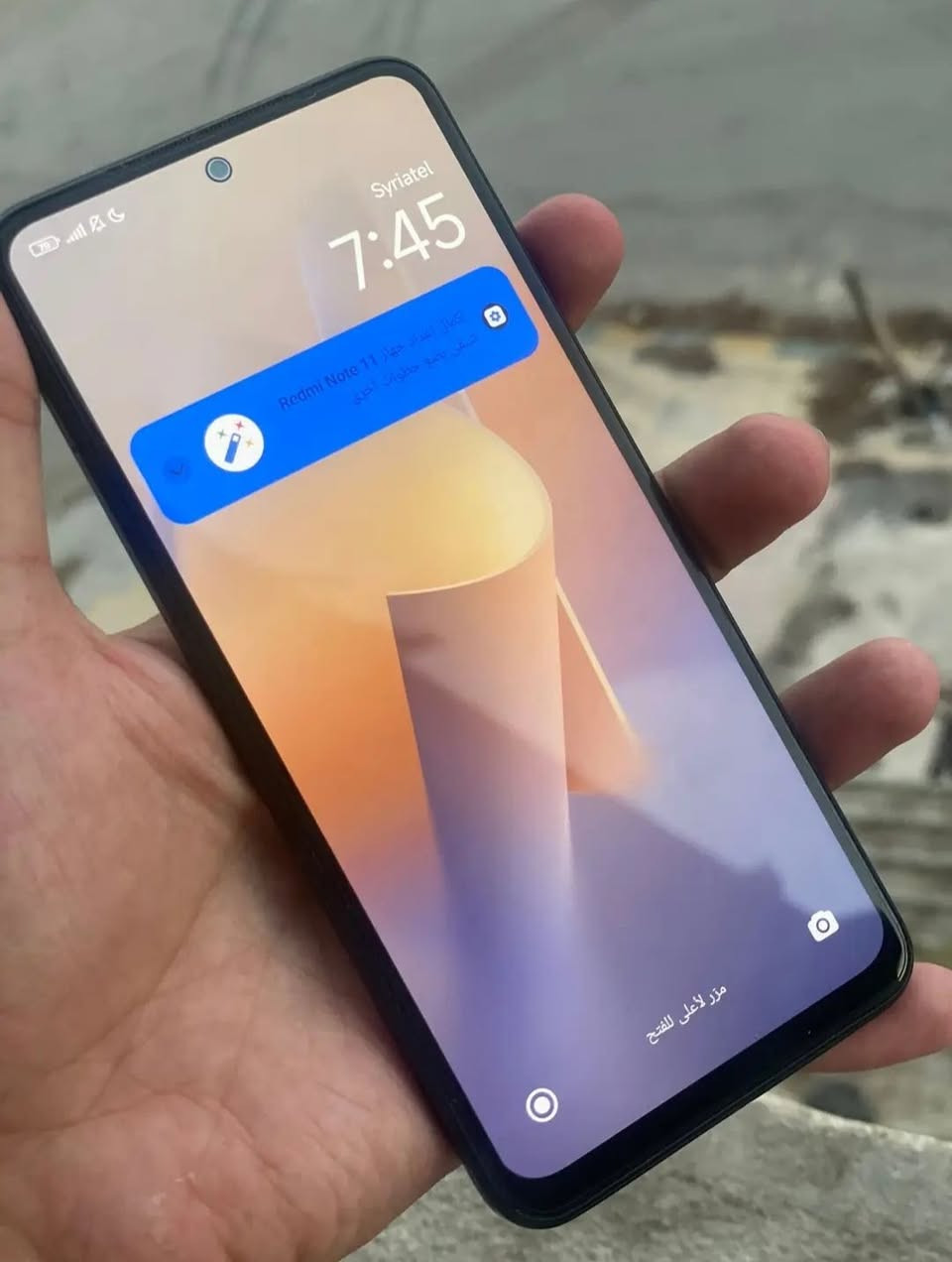 السلام عليكم 
ريدمي نوت 11 رام 8 ذاكرة 128 
نضيف جداً ما بي خدوش 
مع شاحنه الاصلي 33 واط 
مكاني النجف الغدير 
تواصل خاص أو واتساب ***********
