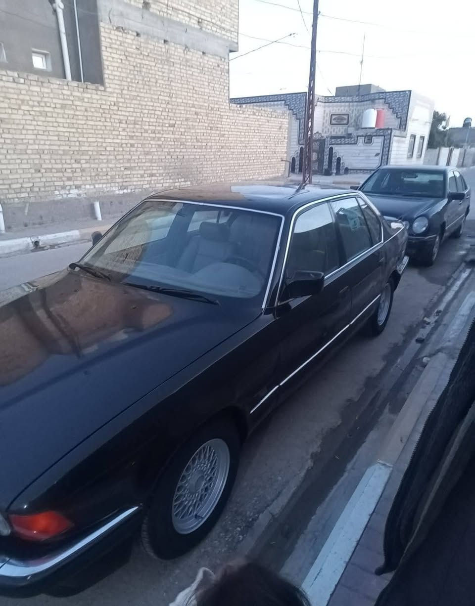 السلام عليكم بي ام موديل ٩٣ حجمه ٧٤٠ سياره مكينه وگير وتبريد ثلج رقمه انگليزي ذي قار سنويته ل ٢٩
تخم تاير جديد 
مكان السماوه 
للاستفسار الاتصال على الرقم 
***********
