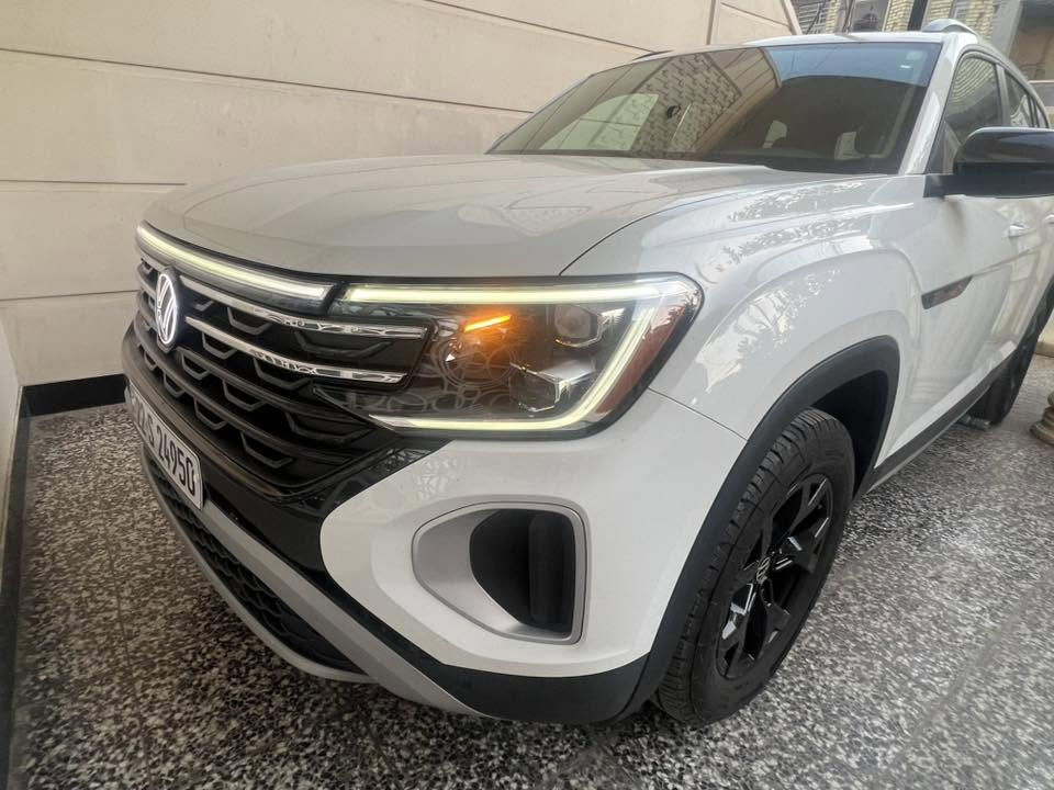 🔥 للبيع | فولكس فاغن أطلس Peak Edition 2024 | 4MOTION (4×4) 🔥

🚙 Volkswagen Atlas Peak Edition 2024 – فل أوبشن

▪️ محرك 2.0 لتر تيربو بقوة 269 حصان.
▪️ نظام دفع رباعي دبل (4MOTION).
▪️ كير أوتوماتيك 8 سرعات.
▪️ 7 مقاعد (ثلاثة صفوف).
▪️ كشنات جلد مع تدفئة وتبريد للمقاعد الأمامية.
▪️ كشنات خلفية منفصلة (Captain Seats).
▪️ تشغيل بصمة ودخول ذكي.
▪️ فتحة سقف بانوراما.
▪️ شاشة كبيرة مع Apple CarPlay وAndroid Auto.
▪️ كاميرا خلفية وحساسات أمامية وخلفية.
▪️ مثبت سرعة ذكي ورادار.
▪️ نظام المحافظة على المسار والنقطة العمياء.
▪️ باب خلفي كهربائي.
▪️ إنارة LED كاملة وجنوط خاصة بفئة Peak Edition.

✅ السيارة نظيفة جداً وجاهزة للفحص بأي مكان.

💵 السعر المطلوب: 31,500 دولار أمريكي.
✅ رقم أربيل باسمي.
✅ وهزة جديدة (لوحات جديدة)
📞 للاستفسار والمشاهدة التواصل و 
الاتصال.***********
