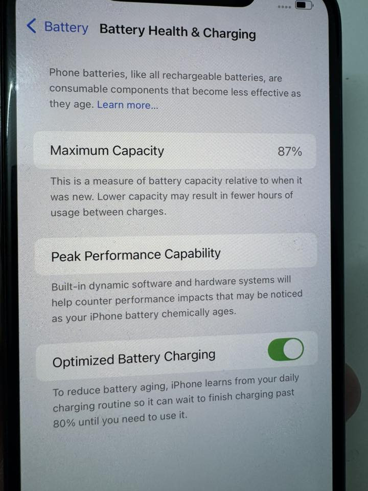 سلام عليكم ايفون ١١ بروماكس للبيع اللون الزيتوني كلشي بي اصلي ما مبدل ولا قطعة لا شاشة ولا باتري  

نظافة ٩٨٪؜ ، ذاكرة ٢٥٦ گيگا ، تك سيم ، بطارية ٨٧٪؜ اصلية لا معلاية ولا شي سعر ٤٥٠ الف وبي مجال 

ملاحظة ( الجهاز وية كارتونته الاصلية وواير اصلي من ماستر مشتريه ) 

للاستفسار واتساب 
***********
