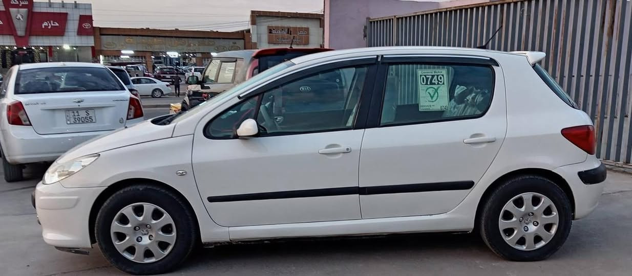 بيجو فرنسي موديل 2006 سياره جاهزة من كلشي كير محرك صدر تبريد ثلج حته ثلاجه شغاله بيه صبغ مكانات ابيع حزام سعر 57 بيه مجال قليل شراي يتصل مكاني بغداد رقم ***********
