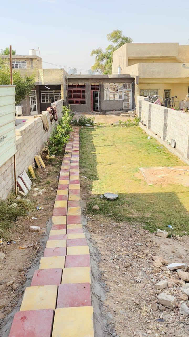 كاع مساحة 890 م مع بيت مساحة 150 م 
البيت 
واجهة 7.5 م 
النزال 21 م 
الحديقة نزالها 40 م 
ظهر البيت شاطية على ديالى 
نزال ظهر البيت 60 متر 
العنوان جسر ديالى الجديد 
الصمدية قرية الزهراء مقابل مدرسة النورين 
عقد 117 
للاتصال ***********
@highlight
