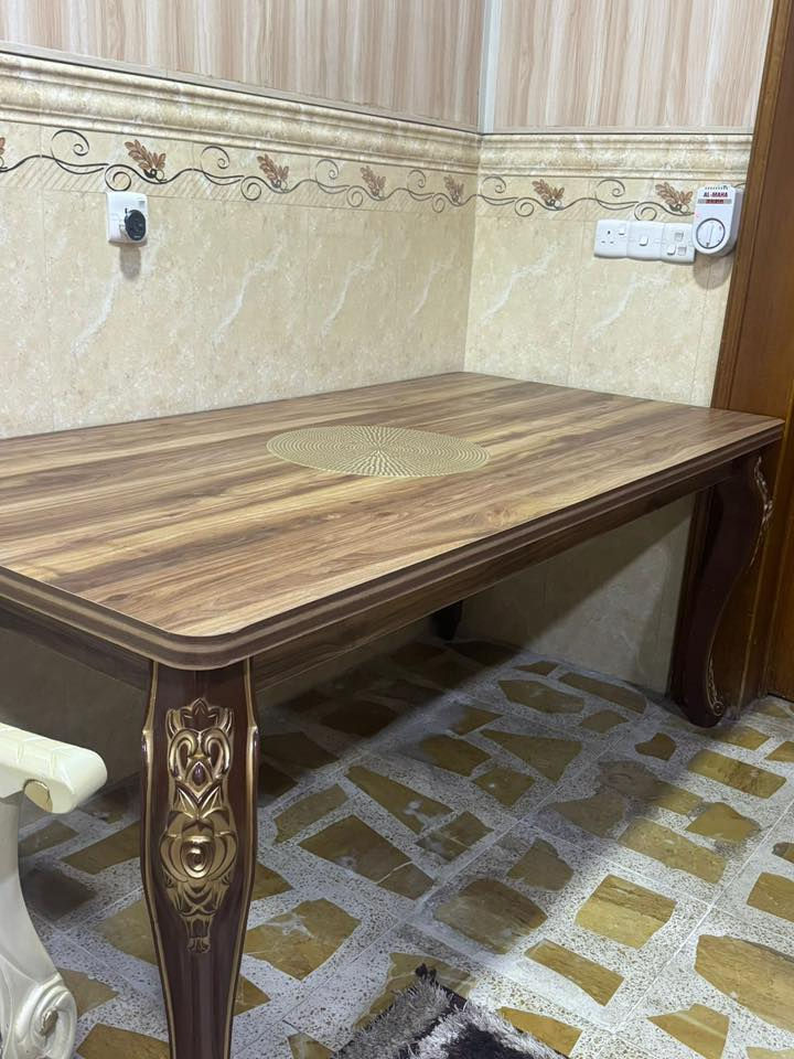 ميز خشب صاج جديد للبيع 8 كراسي السعر 175
الاتصال

0773 850 1927
