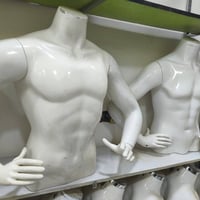 يوجد صدر مع رجل توجد كميات الريد يراسلني او إتصال 07732381079