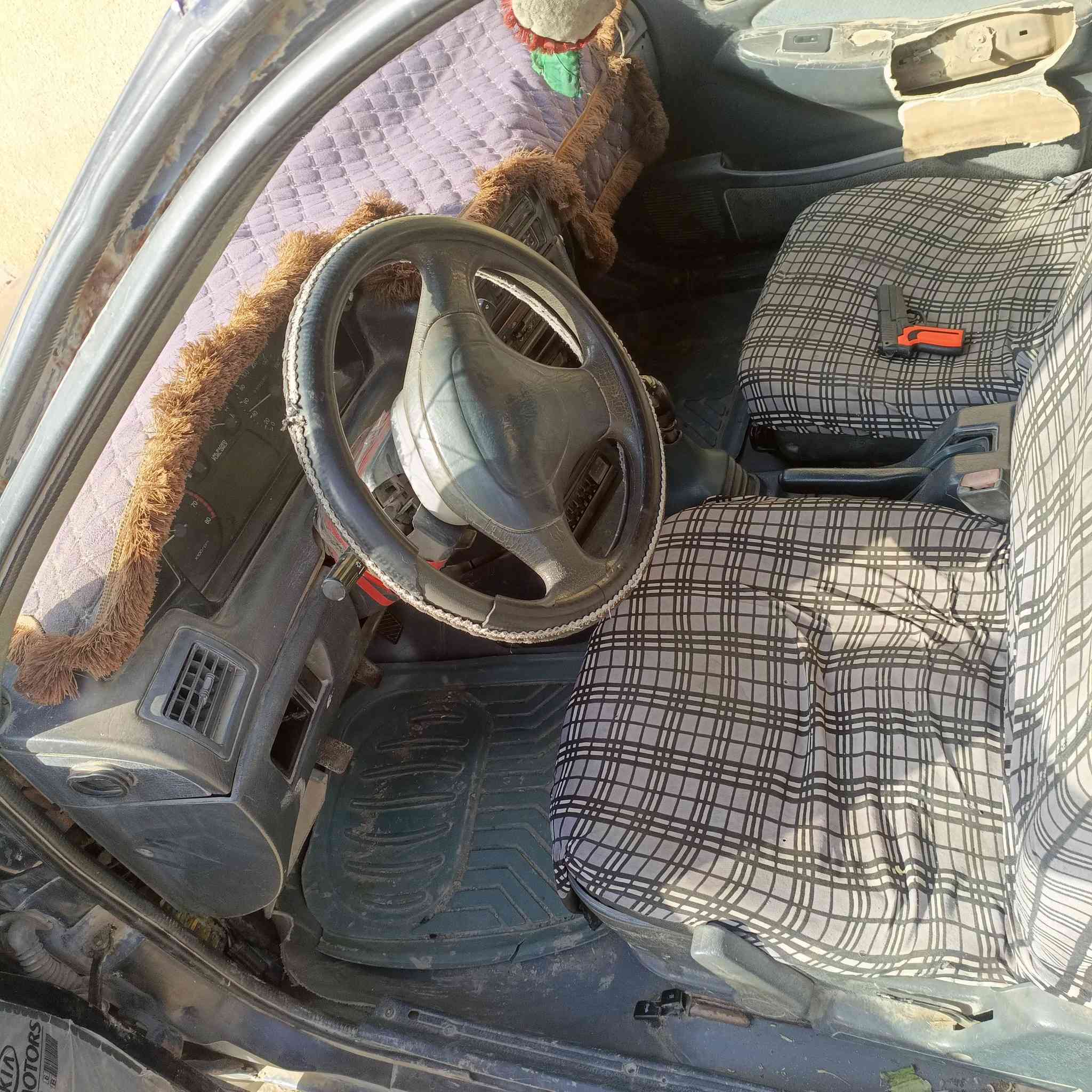 للبيع كيا سيفيا موديل ٩٤ سيارة تمشي كل شي مابيه كدامك شوفة عينك صورها معروضه ب٢٣وبيه مجال بسيط رقم بغداد سنويه ما ساقطه مكاني واسط الصويره  للتواصل اكثر ***********
