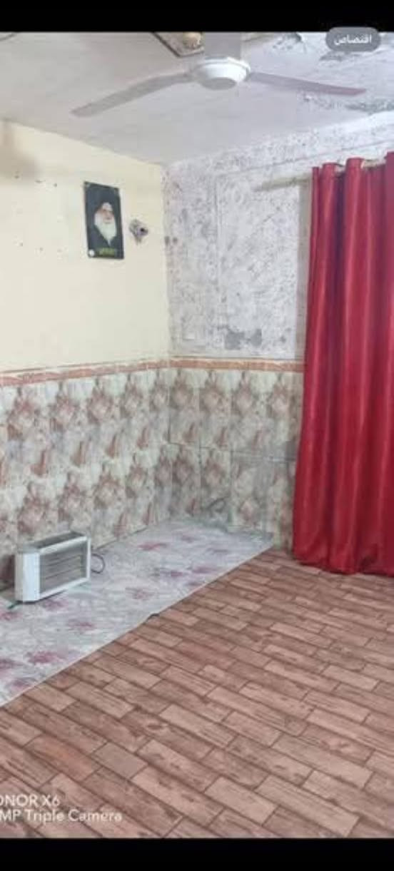 🏠دار سكن للبيع 🏠
⭕العنوان: حي العسكري الثاني شارع60
  ⭕مقابل مدرسة الظفر
____
🌿طابو صرف
🌿بناء قديم

♦️المساحة :80م
♦️الواجهة  : 8متر
----------------
تفاصيل الدار 🏠
___
🌿غرف نوم عدد 2
🌿صالة 
🌿مطبخ
🌿مجمع صحي

الاستسفار خاص
او الاتصال ع ***********
