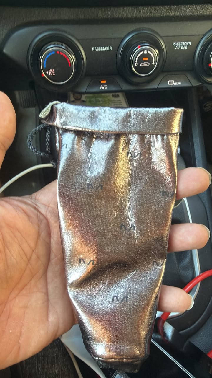 عطر مانسيرا اصلي ١٠٠٪؜ وكالة شهيره مستعمل قليل خاص أو اتصال ***********
