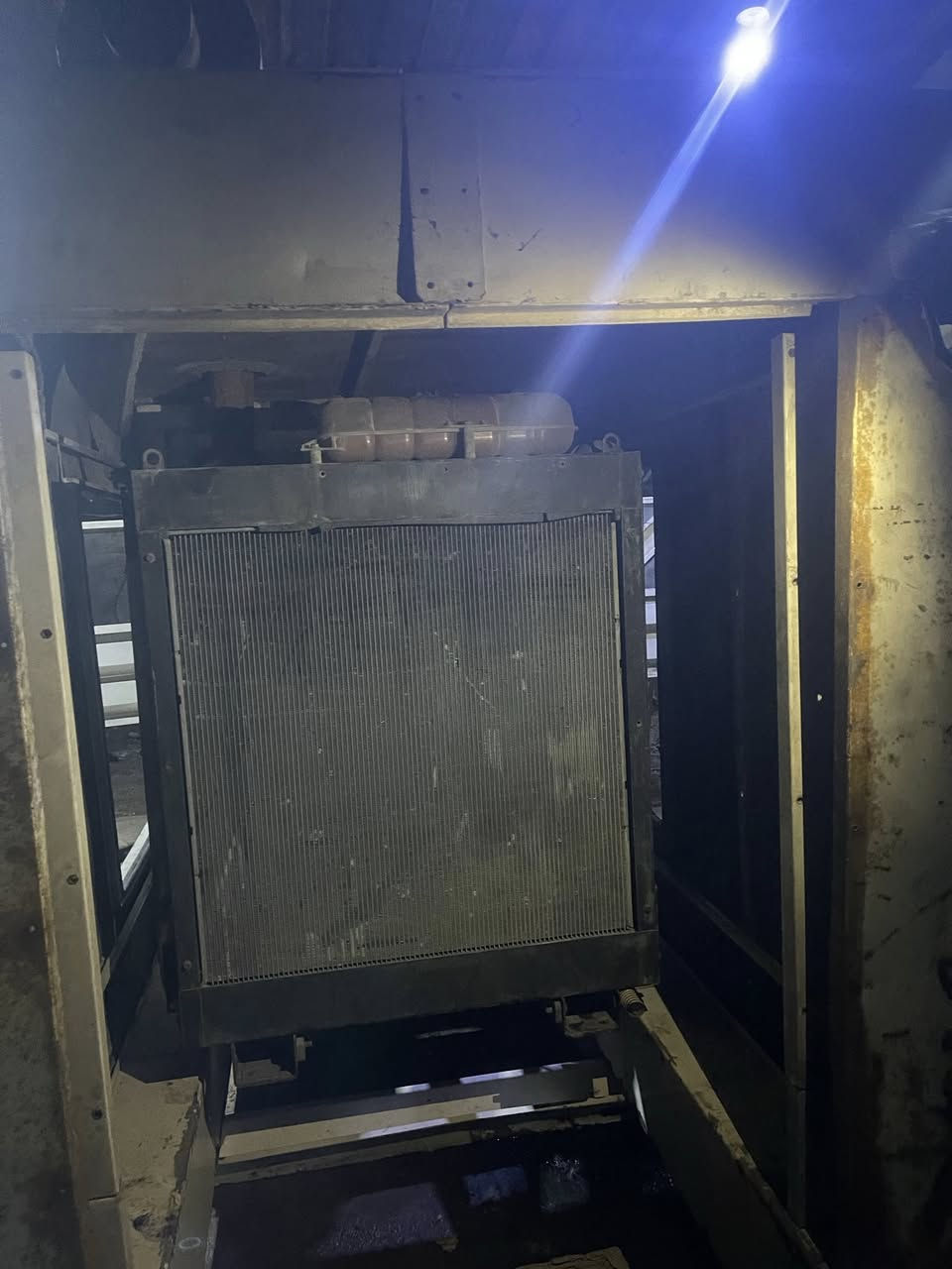 سلام عليكم
فالفو حجم 941 D9🇬🇧

350kva اوربي وارد بريطانيا 

اخوان مولدة كلشي بيها بلادي 

كاتم‎ شاشة اوتو ***********
