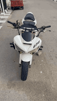 سلام عليكم دراجه كاوسكي 636 للبيع دراجه كلها كامله وماناقصها شي ابد شرط مكينه برغي مامفتوح بيه كفاله عامه كير ومكينه شررط زوج تايرات جلاتين كهربايات كلها شغاله دراجه بيه بكره وزنجيل رياضي ودروعه رياضيه واكزوز رياضي ودوسات رياضيه وستيرن رياضي كاربون أوراق كامله مكاني بغداد الحسينيه شراي يتصل دراجه سعرها مناسب ‭٠٧٧٣ ٣٧٤ ٠٢٣٧‬
