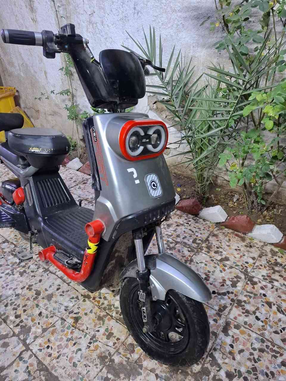 السلام عليكم 
دراجة شحن للبيع 
5 بطاريات
سرعة 50
تمشيك 40 كيلو 
سعر ١٧٥
 العنوان بغداد مدينة الصدر منطقة الكيارة
الاستفسار ***********
