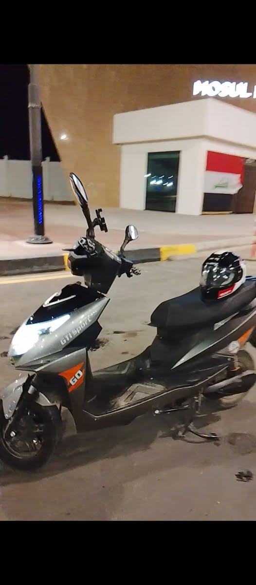 يوجد في الماطور صندوق وسيبايا جديدة الماطور جديد صارله يمي بس 5اشهر مبدل بطاريات من احسن انواع البطاريات السعر 700الف وبيه مجال للطيبين المكان الموصل الرقم ***********
