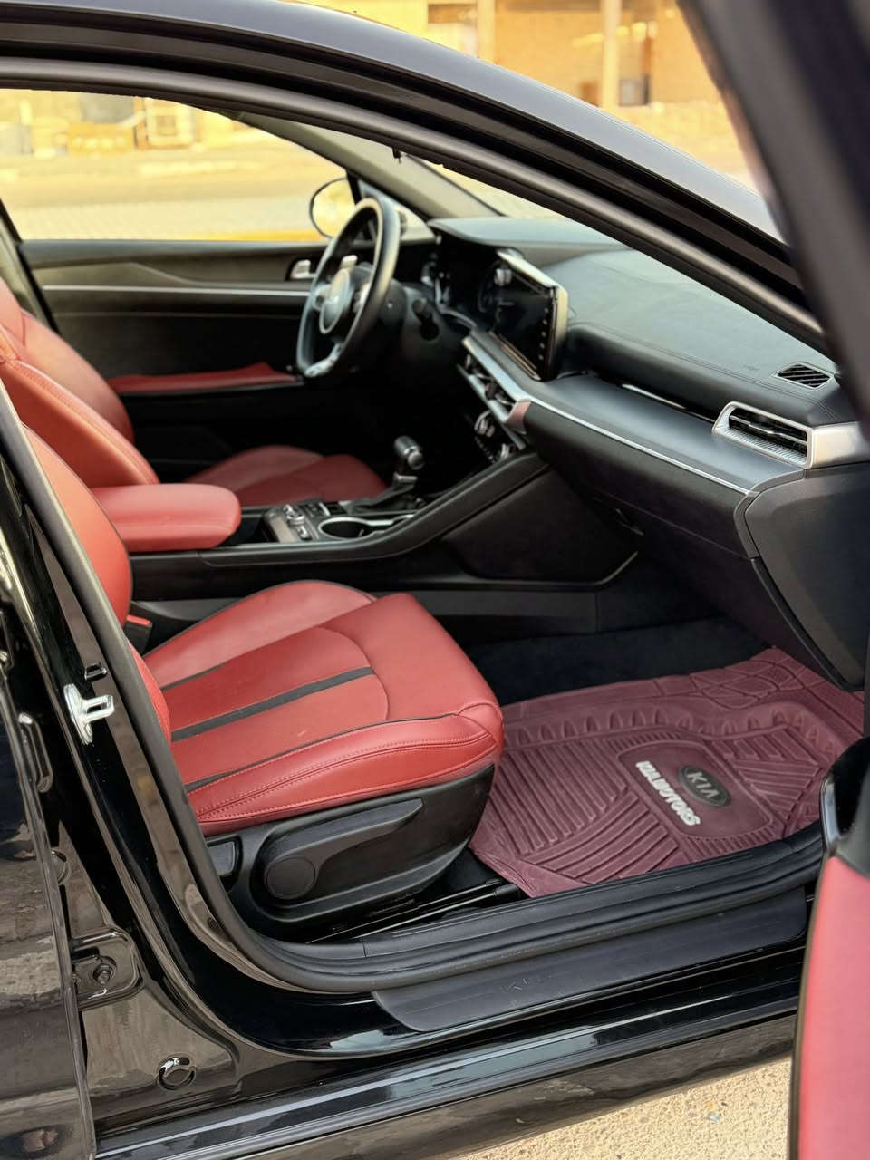 كي فايف جيتي لاين فول مواصفات موديل 2024
لون اسود داخل احمر
كشن كهرباء 
كاربلي 
تحكم مقود 
كشنات جلد 
تدفئة الكشنات 
تبريد منفصل 
سايد بريد كهرباء 
رادار خلفي وجانبي وامامي 
رقم بصرة حرة 
حادث السيارة بنيد فقط بدون دواخل ولا راديترات 
ارباك الدركة فقط 
ماشية 21 الف 
السعر 192 ورقة
للتواصل ***********
