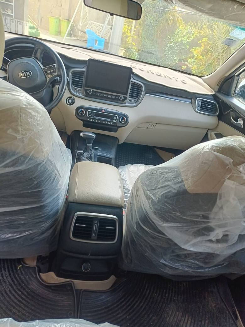 السلام عليكم... 
سورنتو موديل 18 خليجي 
رقم  ذي قار جديد...
سنويه 28.. . باسمي
 تحويل مباشر 
فول مواصفات من عده فتحه 
بصمه 
تبريد ٣ قطع 
شاشه كبيره
بردات اصلي
داخل لونين
دبل شباك اشاير مري 
2  كشنات كهرباء
كامره حساس خلفي امامي
ترحيب بصمه ابواب
لد زنون ليل نهاري
جنطه كهرباء 
تحكم سرعه 
سبعه اركب 
تخم تاير
باتري جديد
بصمه عدد 2
وبعد بيه مواصفات 
مكفولة  كفاله عامه 
بس اكو طخه بالباب... صورته
بالمنشور
محرك سته سلندر 
السعر242 
مكاني الناصريه
الاستفسار *********** ناصرية, ذي قار
