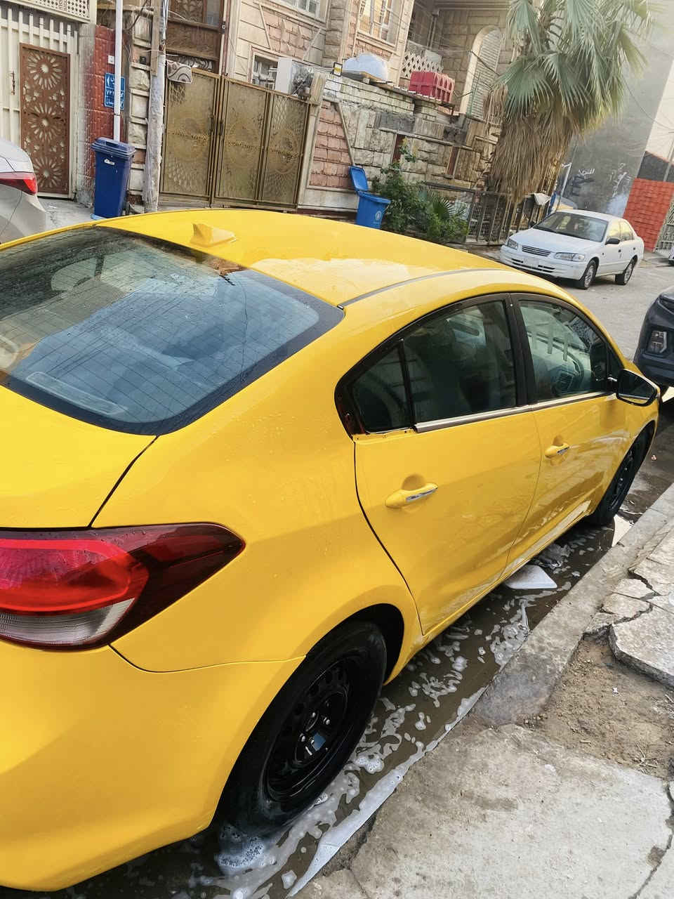 السلام عليكم كيا فوتي موديل 2017 وارد امريكي   🇺🇸
محرك 1800 دوش 
سياره فول ما عده فتحه قماره 
تايرات + صدر جديد سياره مكفوله 
منضومه لايتات زنون 
سعر 117$ وبيه مجال الطيبين 
العنوان بغداد بلديات 
***********
