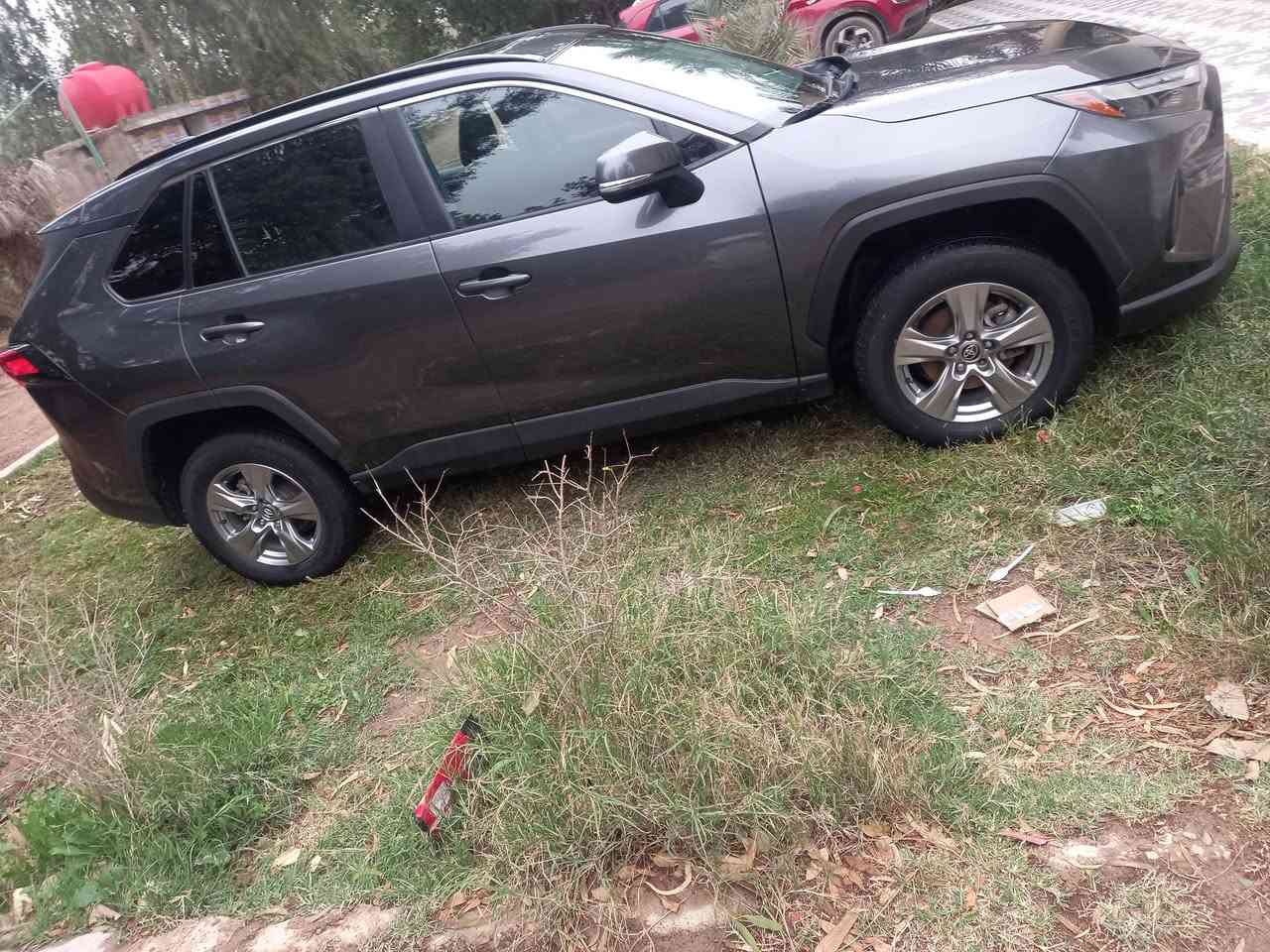 راف فور ٢٣ فول  معوقين واسط  محرك
٢٥٠٠ حادثهه جاملغ وباب سايق وبيهه بمريكه جاملغ يمنه
وبنيد يعني ٤ قطع صبغ بيهه ماشيه ٣٧ كيلو متر  مو ميل
مكاني كوت  السعر ١٧٥ 
***********
