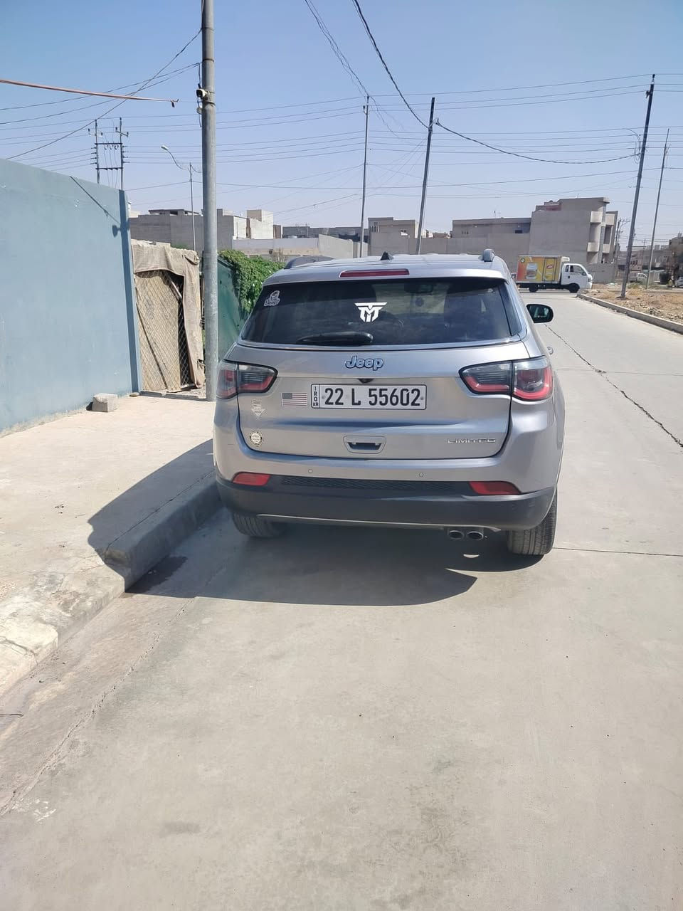 السلام عليكم 
سياره جيب كومباس 2018
فول موصفات بصمه تشغيل عن بعد
رداوات امامي وجانبي 
كشنات جلد تدفئه كشنات وسترين 
سياره ضررها قطه وحده و صبغ نص باب 
السياره باسمي سعرها140وبيها مجال 
الاتصال ***********
