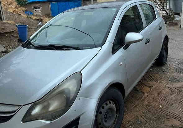 ئۆپڵ کۆرسا 2014 
٢٢٠ هەزار رۆیشتوە 
٤تایەی تازەی لەسەرە بێ کێشەیە 
سەنەوی یەک مانگی ماوە باناو خۆمانەویە هیچ خرامەکی لەسەر نیە 
گێڕو مەکینەی بە شەرتە بێ کێشەیە 

سعر لە کۆمێنت داوابکە ڕاستەخۆ بۆت دیت 📩 

٢پارچە سبوخی هەیە پێشو پشت کەپس ساردە کوتیشی هەیە 

ژمارەی خاوەنی 
***********
***********
