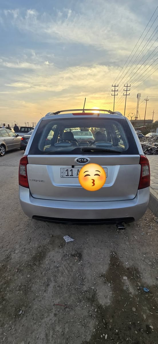 السلام عليكم 
كيا كارنز 
موديل 2007
رقم بغداد دولي 
كير محرك حداديه مكفولات 
تختم تاير جديد
باتري كوري جديد
مصبوغه احزام جماليه
سياره خير من الله جاهزه
#اريد مراس النترا او افانتي
العنوان ديالى الخالص 
التواصل والاستفسار على الرقم 
***********
