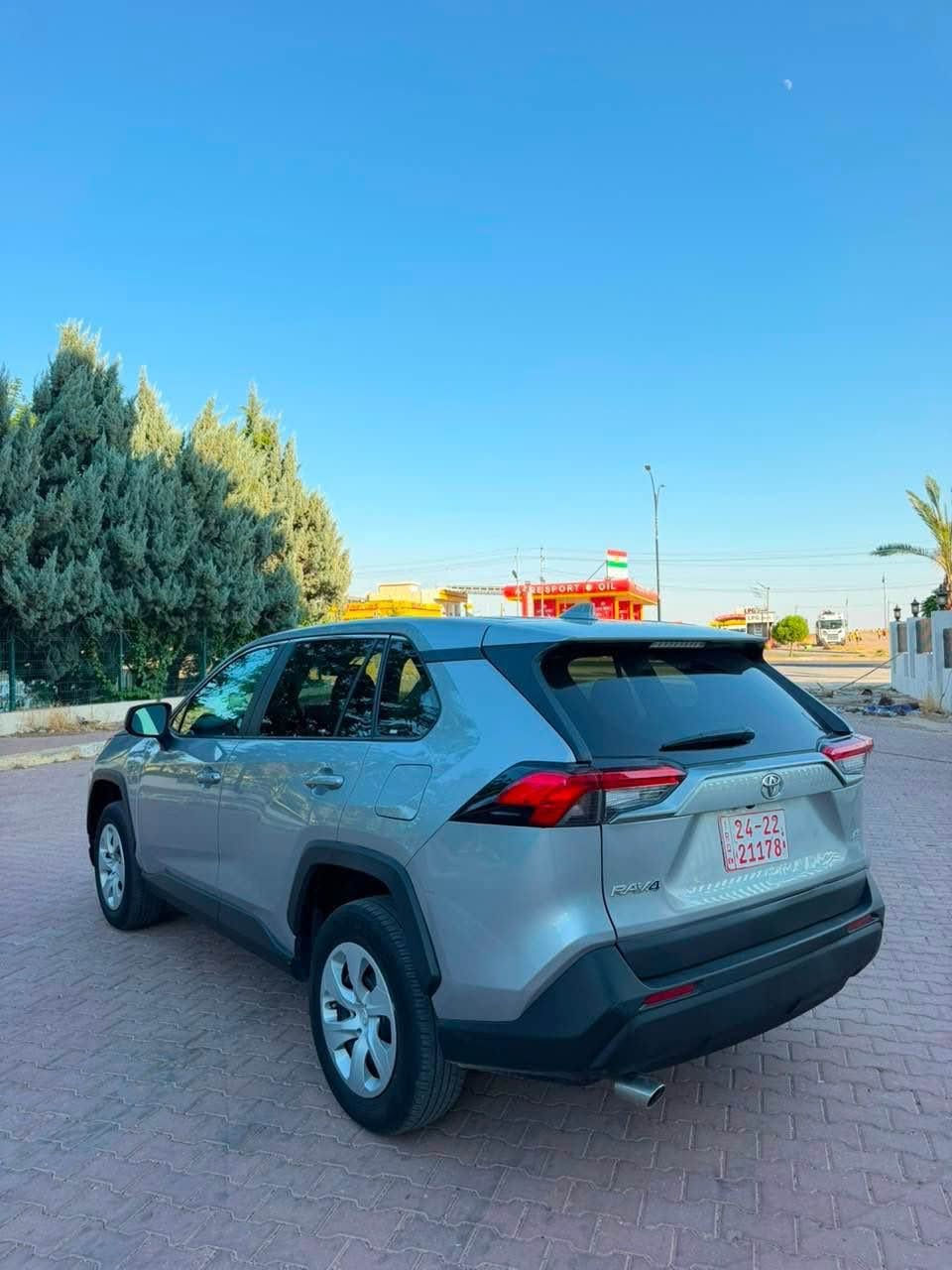 Toyota Rav4 2024
تويوتا رافور ٢٠٢٤
سعر190 ورقة و بيها مجال 
رقم شاصي:2T3F1RFVORC442611
مواصفات LE
AWD-دفع رباعي
السيارة بانزين 
مكينة ٤سلندر حجم ٢.٥لتر
ماشية 20,000ميل
ضرر السيارة:بدون صبغ شبرين كارت بل بنيد و شبر كارت ب سندوق (جنطة) 
بدون ارباك جميع ارباكات سليمة شركة
السيارة وارد امريكي و كلش نظيفة
تترقم (دهوك-اربيل-سليمانية)
 مكفولة من كير و محرك و حجر كزوز

و ب سعر(190) ورقة و بيها مجال للطيبين

مكان السيارة عقرة معارض
*********** دهوك, العراق
