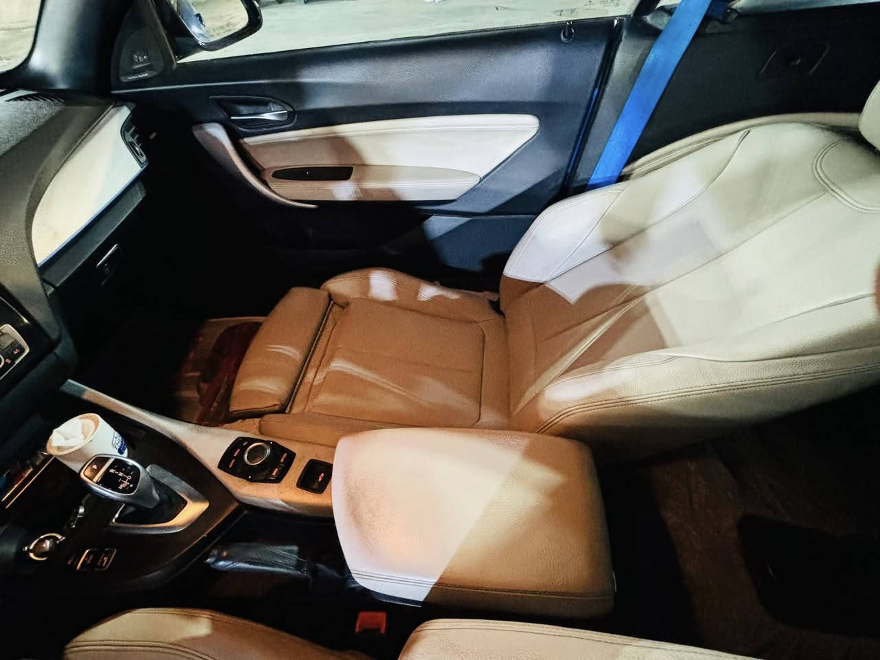 سلام عليكم 
bmw 228 xi كشف 
موديل 2017 
لون مميز 
رقم بغداد حلو 
سياره باسمي شرط تحويل مباشر ثاني يوم 
محرك اربعه سلندر بور تيربو 
كير و محرك مكفول 
حادث السياره خلفي 
جنطه وربع جاملغات الخلفيه 
مكان السياره كربلاء 
رقم الهاتف *********** 
مواصفات سياره معرفه  
 اي استفسار اتصل على رقم واني خادم 
سعر سياره 170 وبيه مجال
