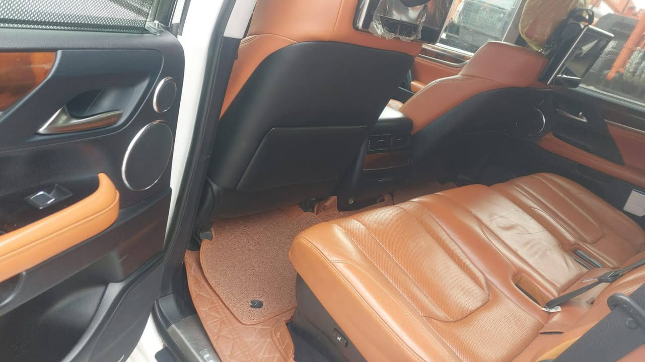 لكزز Lx 570 سوبر  سبورت السياره كفاله  عامه
موديل ٢٠١٧ بريم اصل 

خمس كامرات 
داتا شو 
حساس خلفي امامي 
رادار 
رادار نقطه عمياء
داخل مشمشي بريمي 
كشن كهرباء خزن
كشن تدفأه تبريد 
محرك ٨ سلندر ٥٧٠٠ 
سلايد 
سماعات بالتكم والباب الخلفي 
شاشات خلفيه
تبريد منفصل 
بردات جانبيه 
جكات 
باب خلفي كهرباء 
كير محرك كهرباء كله بشرط الفحص مكفول 
السياره كلش نظيف وترايها كلش ناعم 
السياره بدون تبديل بدون صبغ بدون فتح كفاله عامة شرط السونار  شرط الفحص 

مكان تواجد السياره محافظة واسط قضاء الحي 
السياره فول 

للإستفسار 
***********
