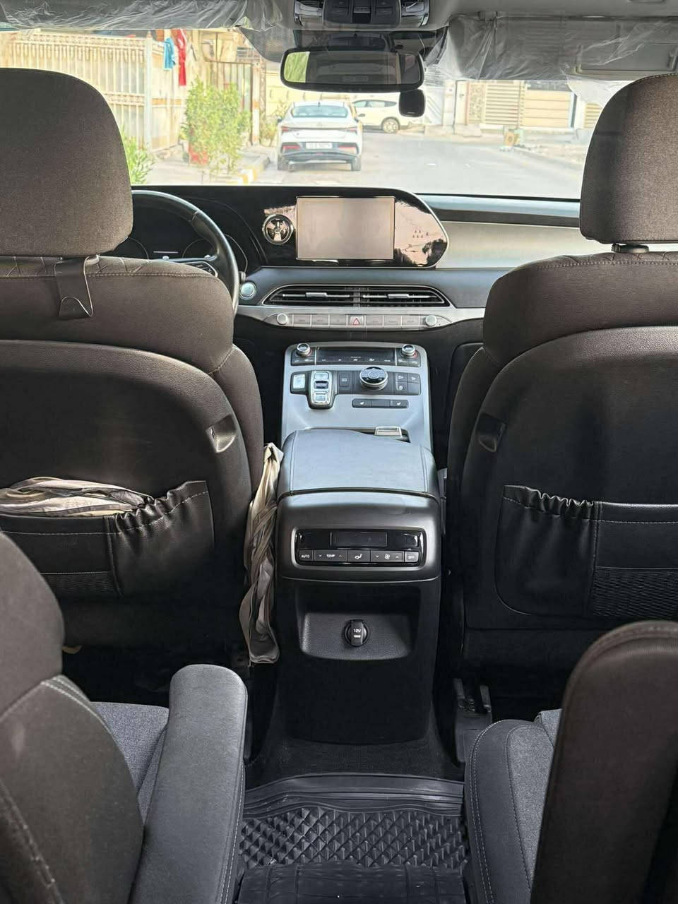 هونداي بلسايد موديل ٢٠٢٢ وارد امريكي 
ماشيه 45 الف
مكينة 6 سلندر 3800
5 وضعيات قيادة
كاميرة خلفية دوارة
حساسات خلفية
سلايت
تشغيل عن بعد  
ابواب بصمة
تشغيل بصمة
رادارات 
7 راكب ، المقاعد منفصل VIP
3 قطع تبريد منفصل
قياده ذاتيه
وتوقف ذاتي 
نظام تحديد المسار
نقطة عمياء
ستيرن رجاج للتنبيه
كشن السايق كهرباء
كشنات تدفئة
مخارج USB
 السيارة نظيفة وبعد بيها هواي مواصفات
رقم بغداد بأسمي
مكان السيارة بغداد
السعر 265 $
الهاتف/ واتساب ***********
