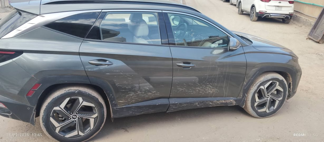 سلام عليكم 
توسان مديل ٢٠٢٢ لون مميز رقم بابل بسمي 
السعر ب١٨٧ وبيه مجال بسيط 
مواصفات السيارة🫵
١-كشنات كهرباء السايق و الصدر 
٢- تبيرد وتدفئه كشنات امامي 
٣-تدفئة كشن خلفي
٥-بنورما قطعتين
٦- حساس امامي 
٧-حساس خلفي 
٨-توقف ذاتي
٩-ستيرن تدفئه
١٠-مودات سياقه متعدده
١١-رادرار خلفي وامامي مع توقف ذاتي 
١٣-جنطة كهرباء
١٤-ويل كب اسود
١٥-شاشة نضام Gps
١٦-تبريد قطعتين
١٧-تحديد مسار وقيادة ذاتيه
١٨-تشغيل واطفاء عن بعد 
١٩-تتقدم وترجع للخلف عن طريق ريمونت
٢٠-مري جانبية هيتر مع عاكس للضوء وقلاب
٢١-بصمة ابواب انارة داخلية ال اي دي 
للتواصل 
***********
