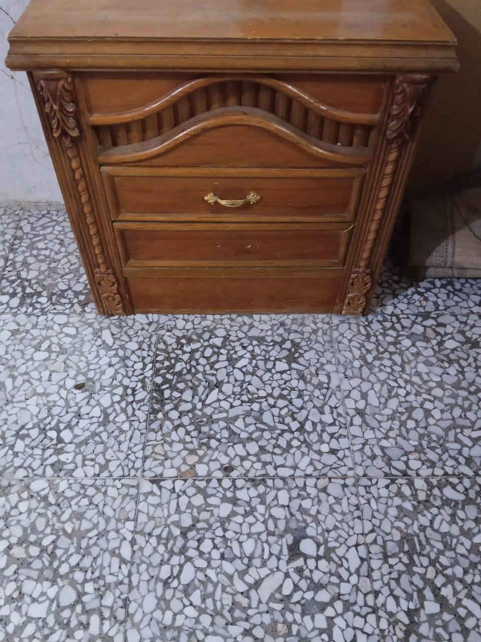 غرفة نوم نجاره عراقي صاج داخل خارج نجاره ثكيله درجه اولى
السعر 650 مجال بسيط 
بابل الهاشميه ***********
