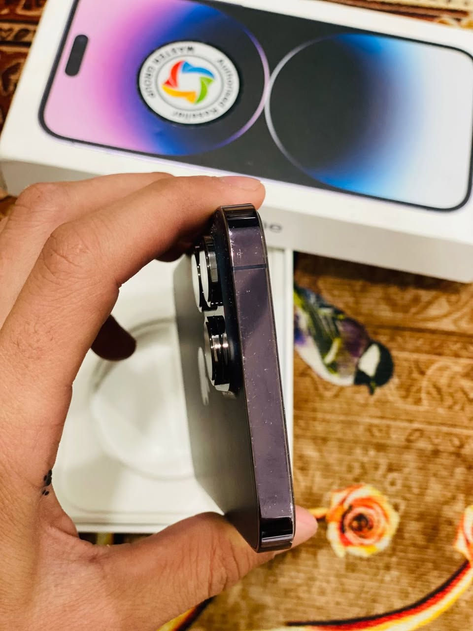 للبيع ايفون 14برو ماكس نموذج M ذاكرة 256 بطارية 80 لا مفتوح ولا مصلح بعدة شركة نضافة 80 /100 مكاني ديالى الخالص سعرة 800 مجالة كلش بسيط 
للتصال ***********
