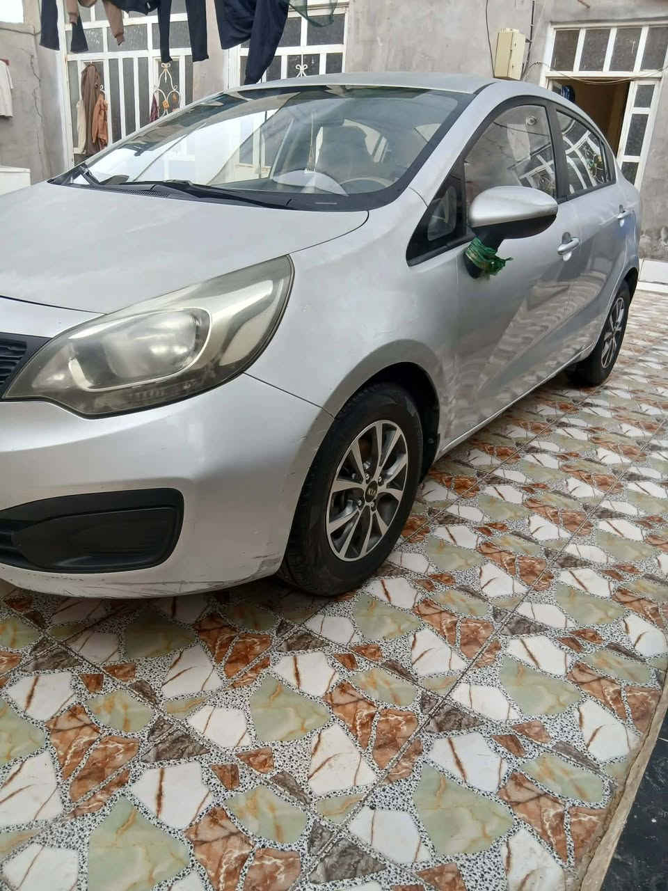 سلام عليكم كيا ريو ١٥ جديده جدا ماشيه ١٢٥ سياره نضيفه بدون صبغ وتبديل فقط بارد كير ومكينه وحداديه كفاله رقم دولي هزه جديده بسمي سعر ٩٥ وبيه مجال بسيط 
بابل القاسم 
***********
