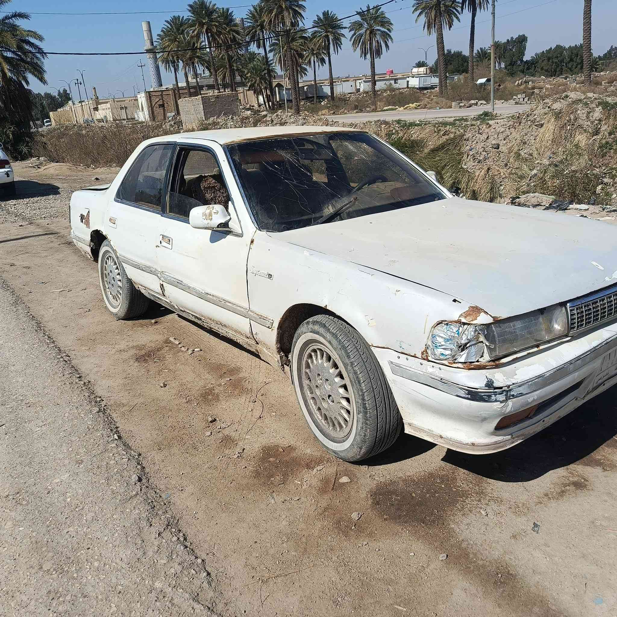 سياره للبيع. تريد رقم.. تريد تفصيخ.. رقمه واسط .. كير ومكينه جديدات.. السعر ١٨ ورقه وبيه مجال مكاني الحي. للستفسار ***********
