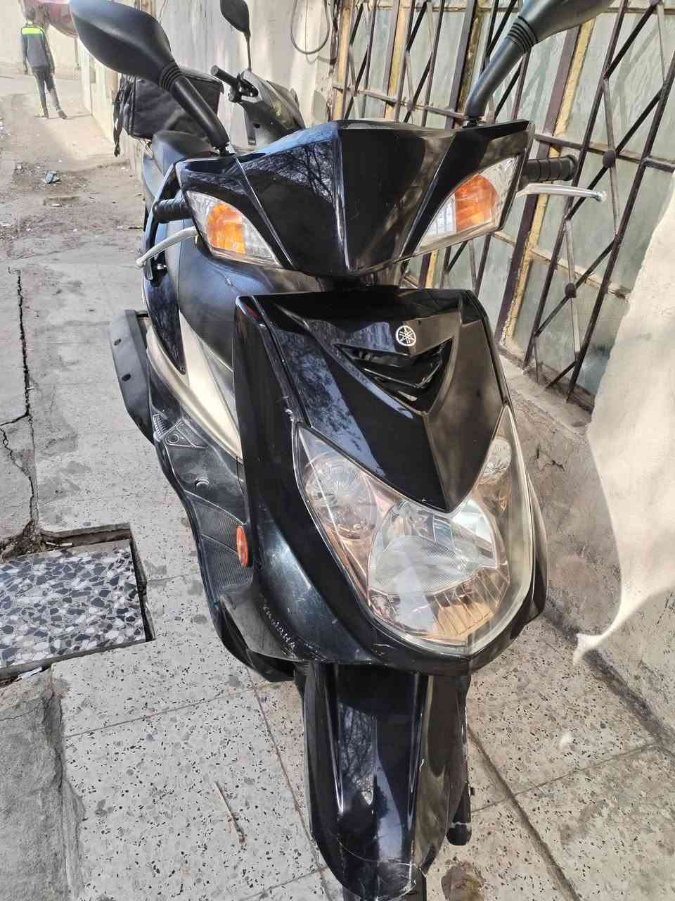 سكنس فحل نوزل كلها بلاد بيها سنوية
بغداد شارع شيخ معروف
*********** رقم تلفوني 2,200,000 بيها مجال قليل
مابيها نقص الدراجة نكره سلف
